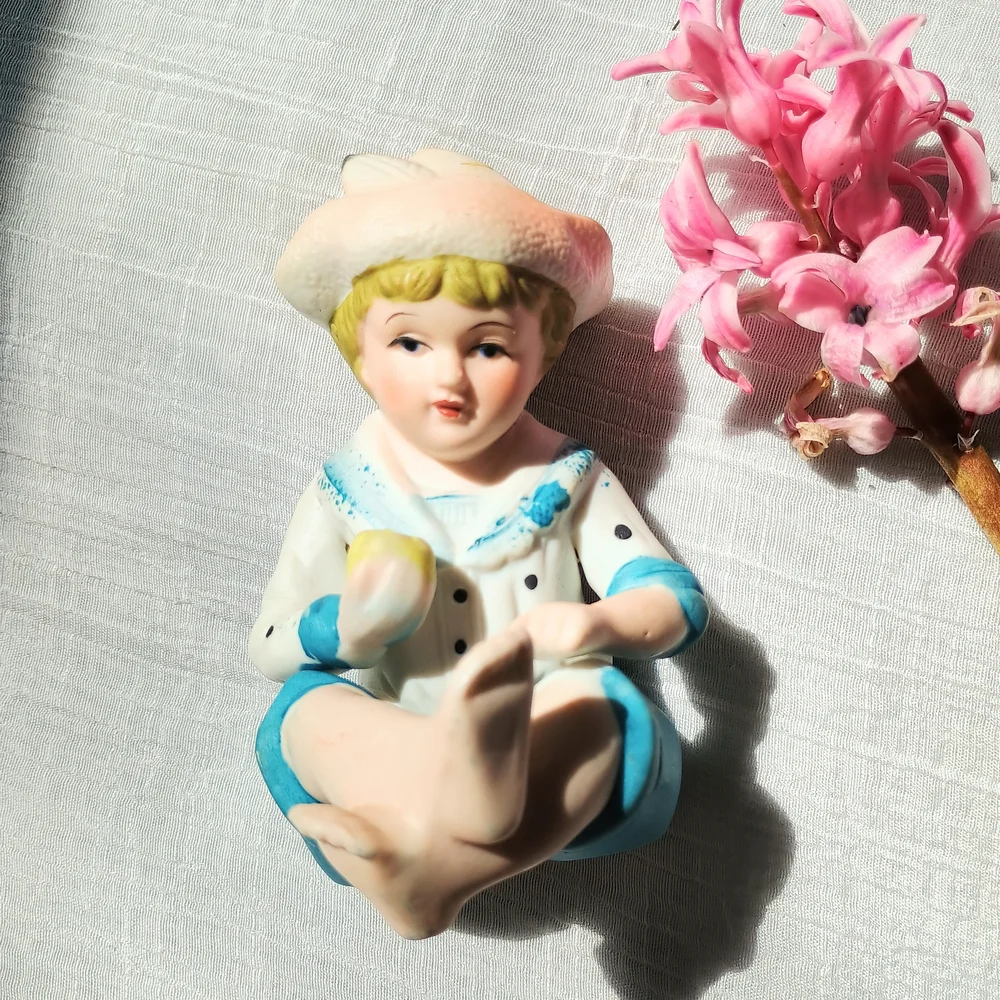 🌺 COQUETTE CORE🌺 VTG little boy blue Piano Baby, 1940s bisque porcelain figure